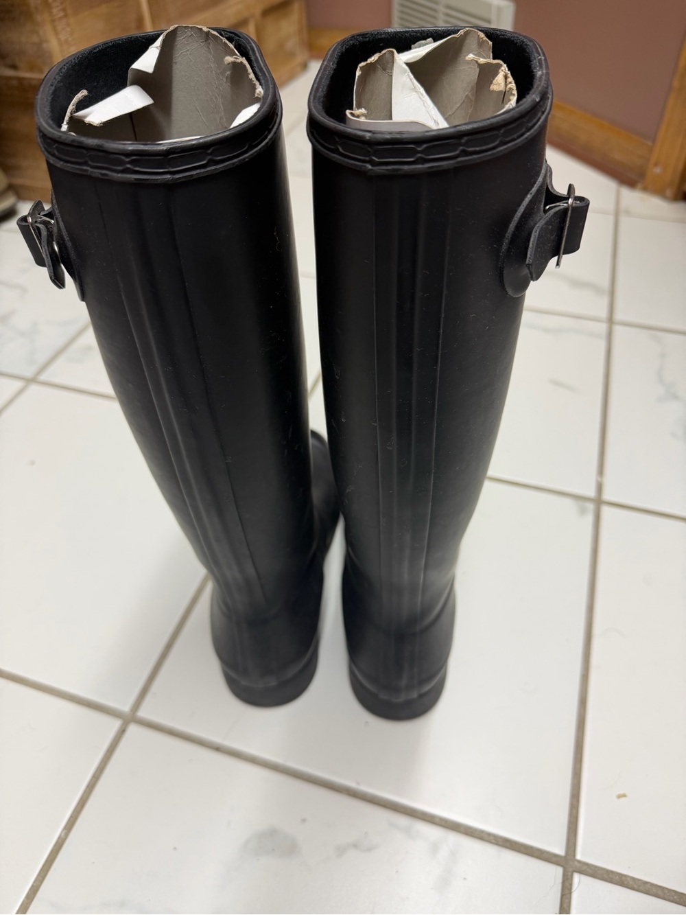 Hunter Black Rubber Tall Rain Boots — UK 5 / US 7 - Picture 3 of 4